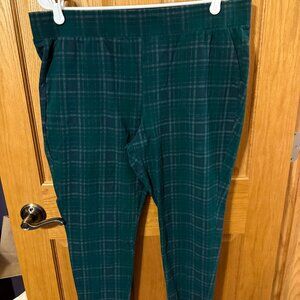 PLUS Women's Flannel Print Leggings